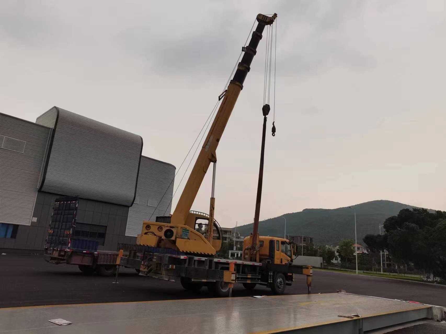 這個(gè)大家伙長(zhǎng)達(dá)20多米！趕緊來(lái)圍觀